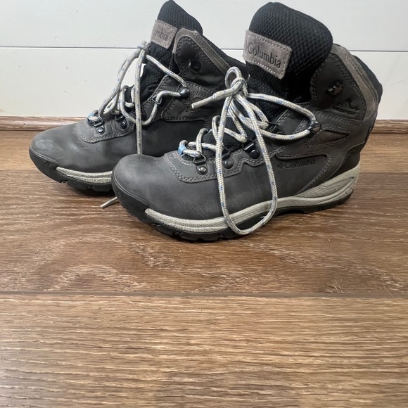 Columbia Shoes - Columbia Newton Ridge Plus Hiking Boots Womens Size 8 1/2